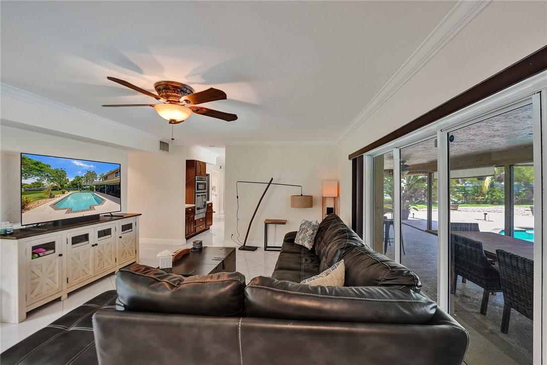 Oak Wood 80-39 B - Residential