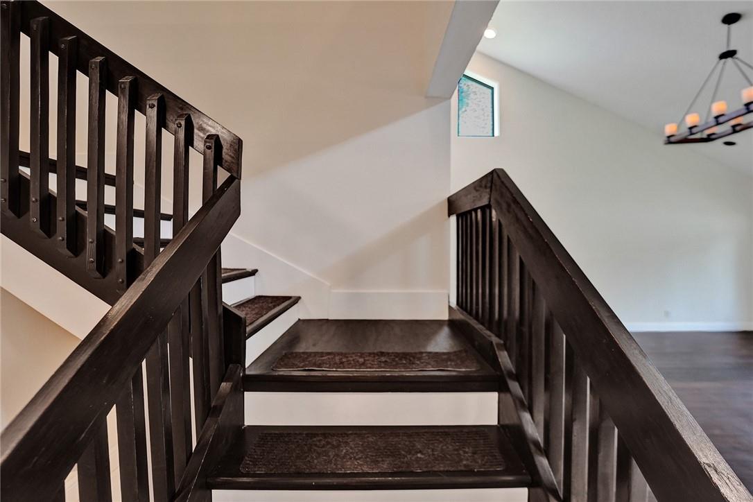 Oak Wood 80-39 B - Residential
