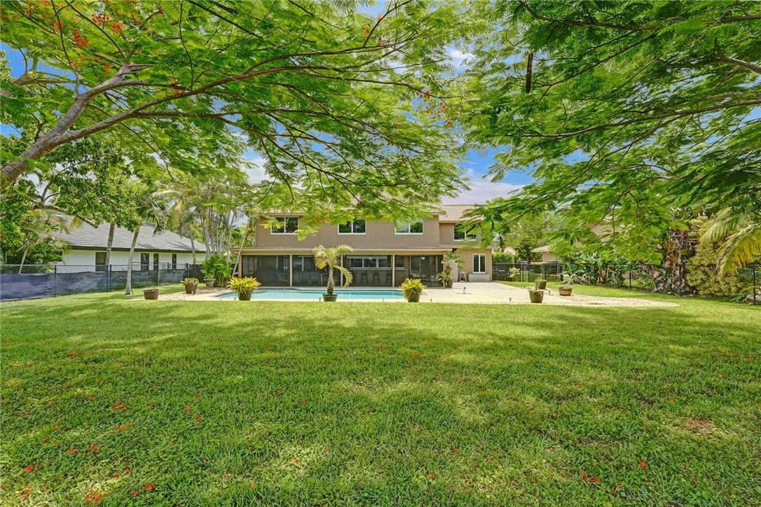 Oak Wood 80-39 B - Residential