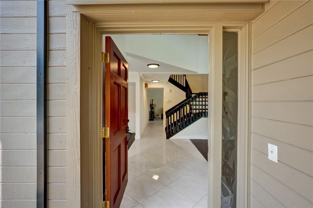 Oak Wood 80-39 B - Residential