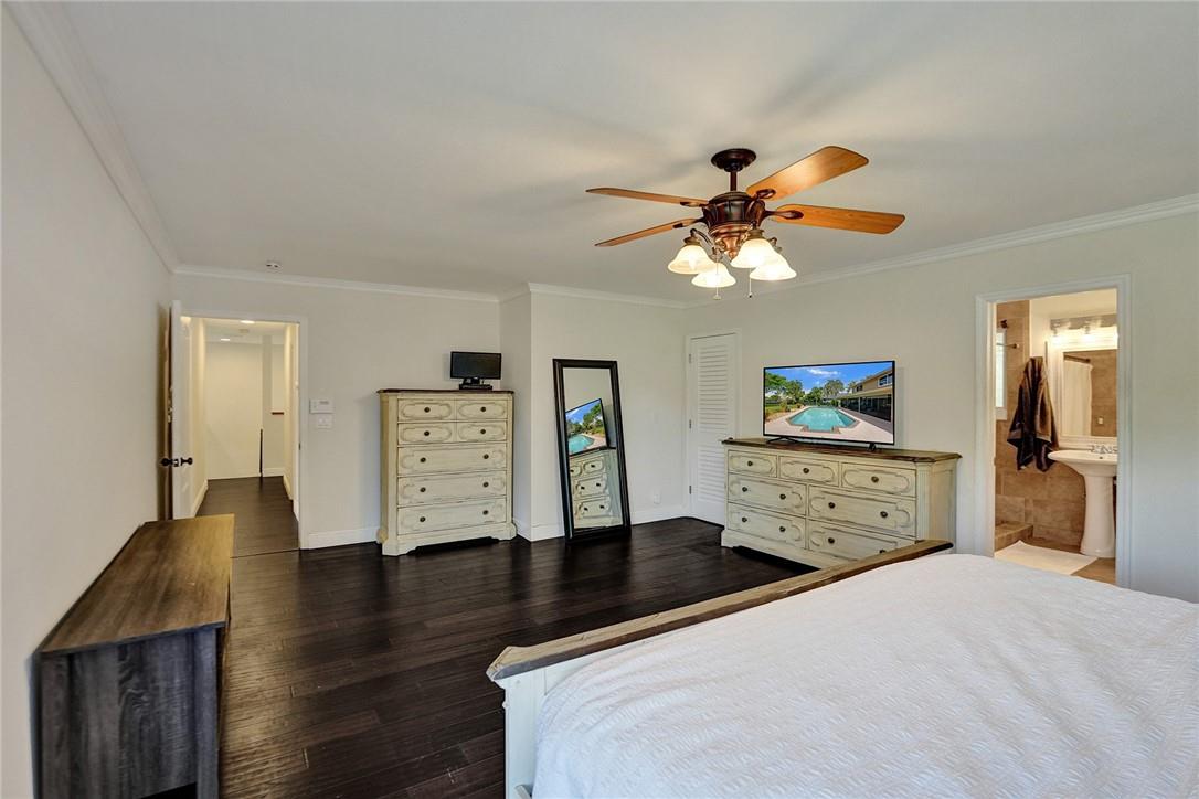 Oak Wood 80-39 B - Residential