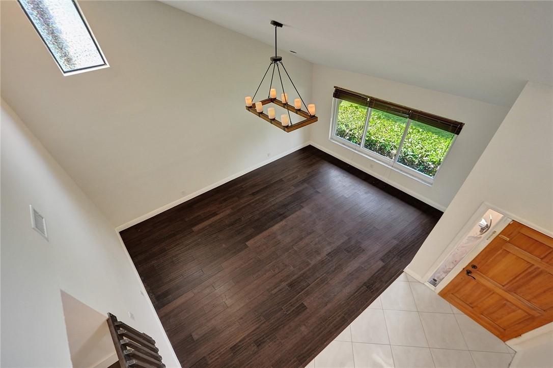 Oak Wood 80-39 B - Residential