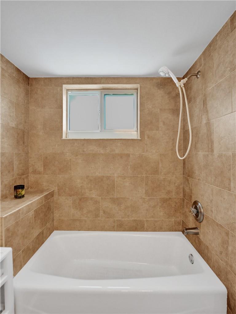 Oak Wood 80-39 B - Residential