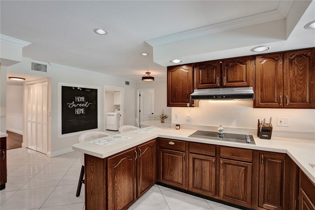 Oak Wood 80-39 B - Residential