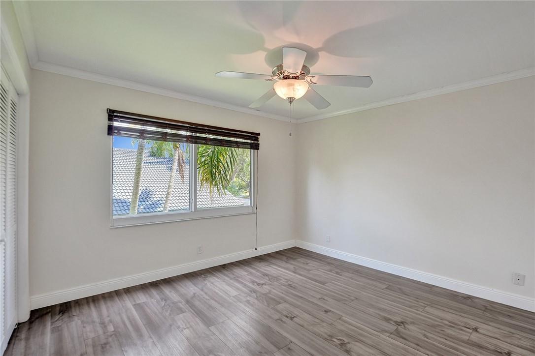 Oak Wood 80-39 B - Residential