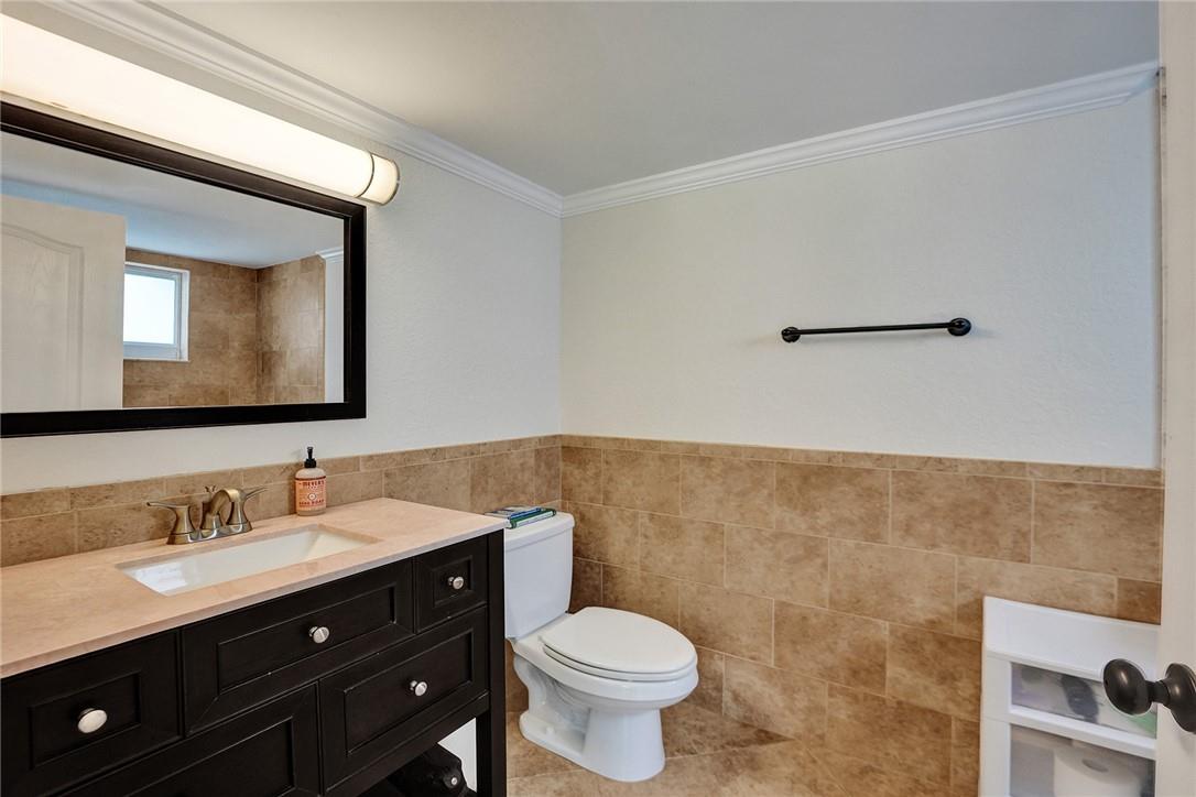 Oak Wood 80-39 B - Residential