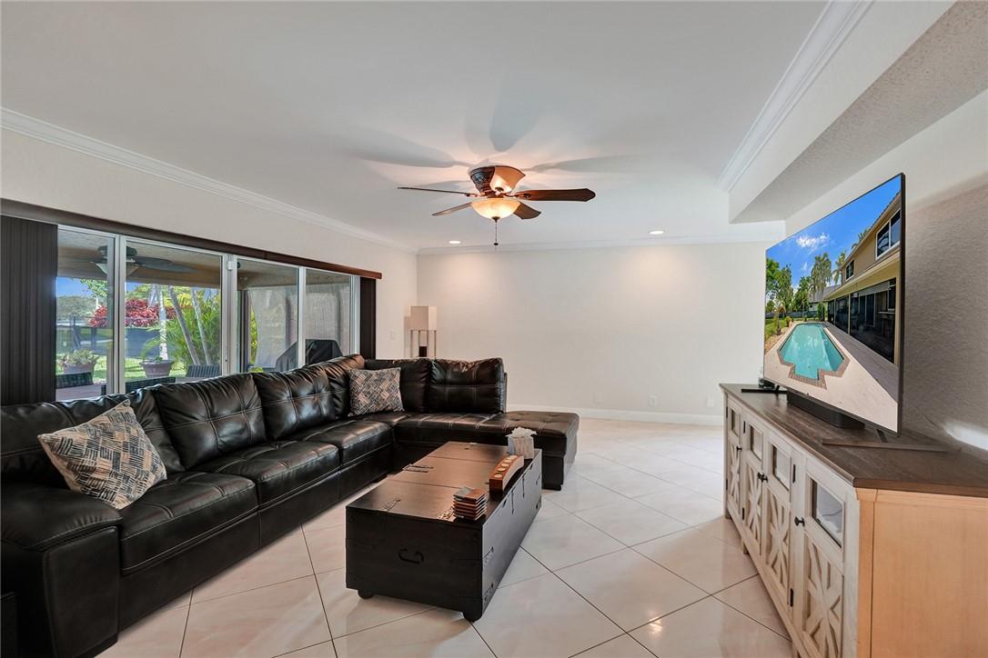 Oak Wood 80-39 B - Residential