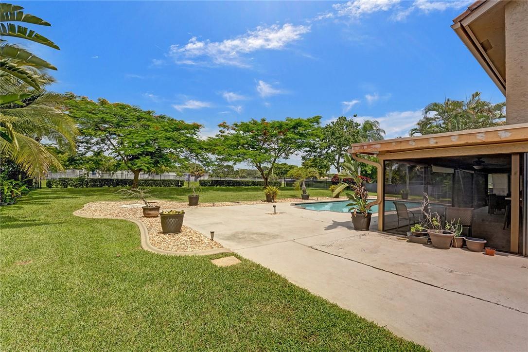 Oak Wood 80-39 B - Residential