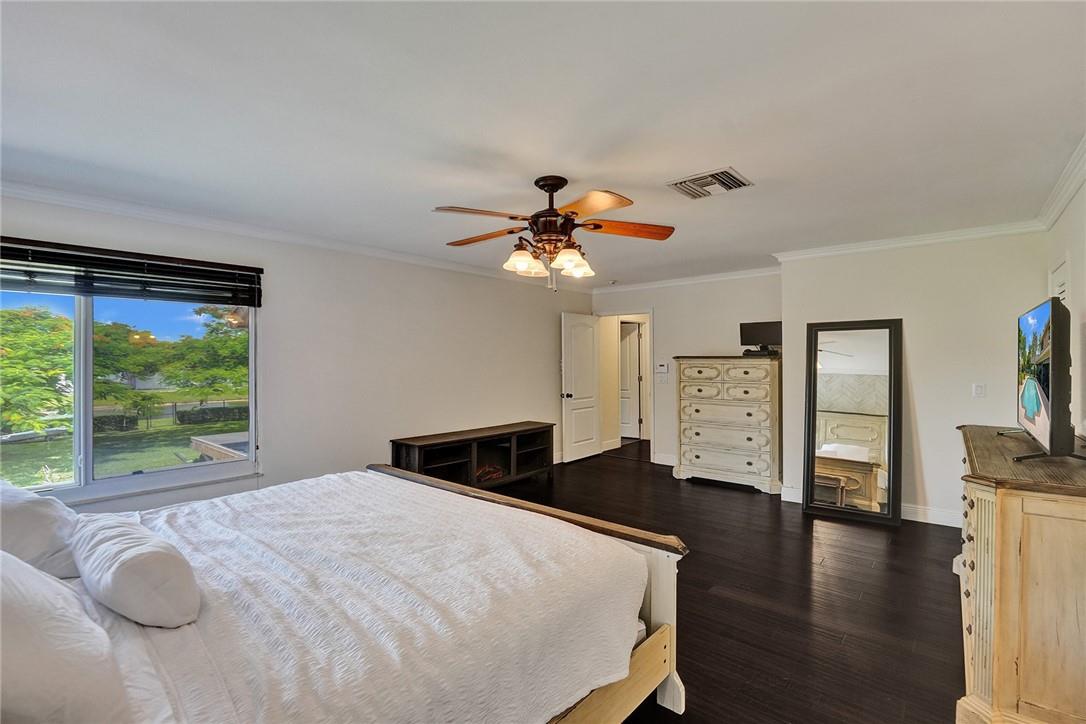 Oak Wood 80-39 B - Residential