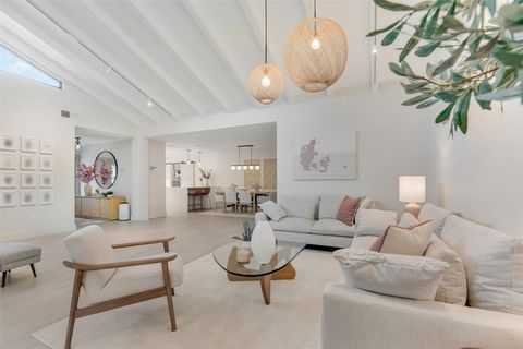 8569 Casa Del Lago Boca Raton FL 33433