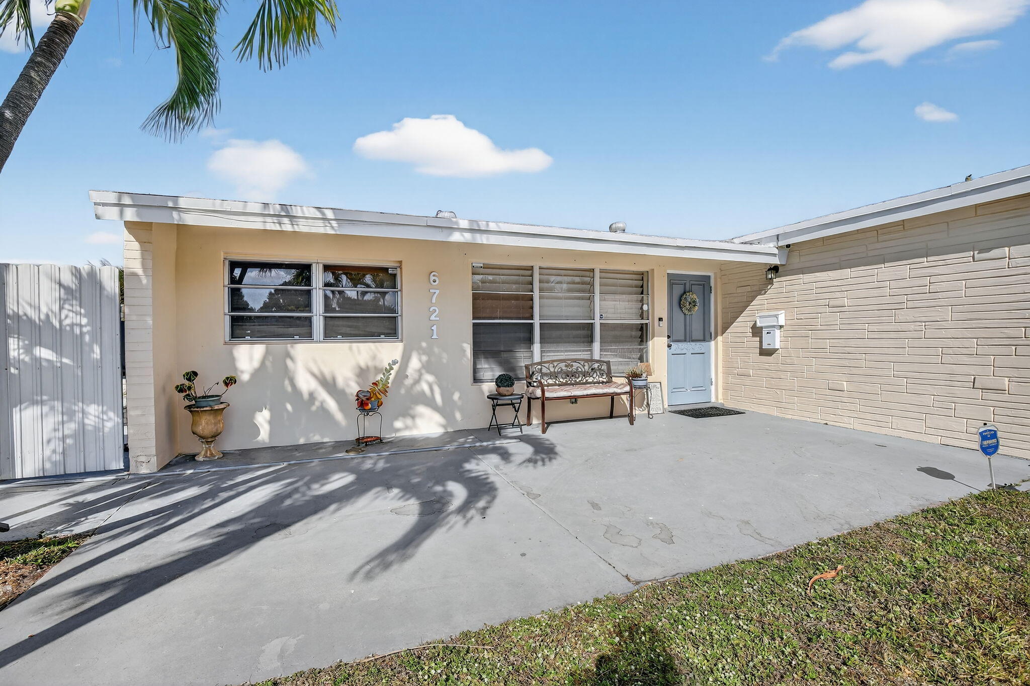 6721 SW 28th Court, Miramar, FL, 33023/$565,000 3 6721 SW 28th Court