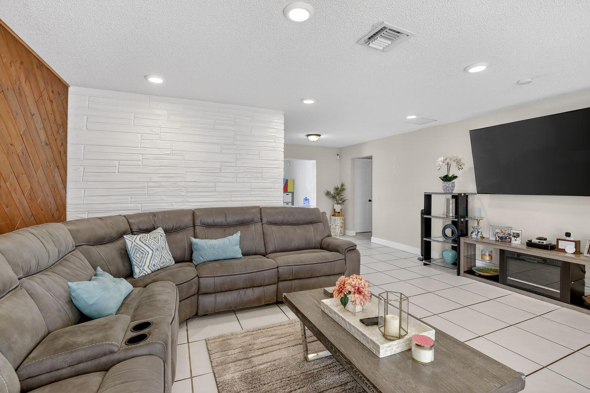 MIRAMAR SEC 3 - Residential