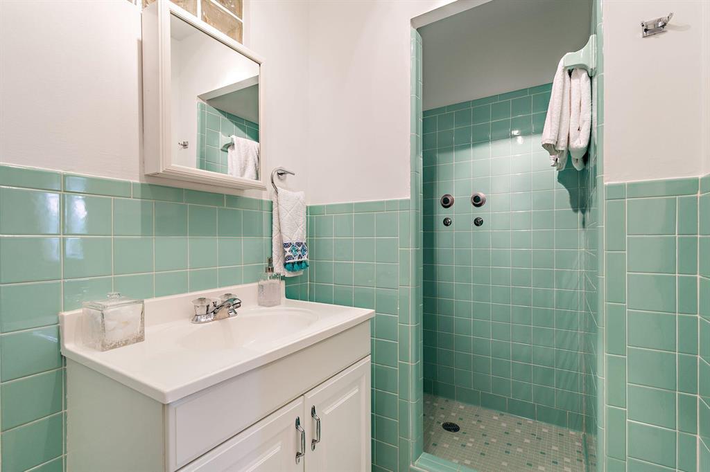 NORTH SHORE TERRACE 2 - Residential