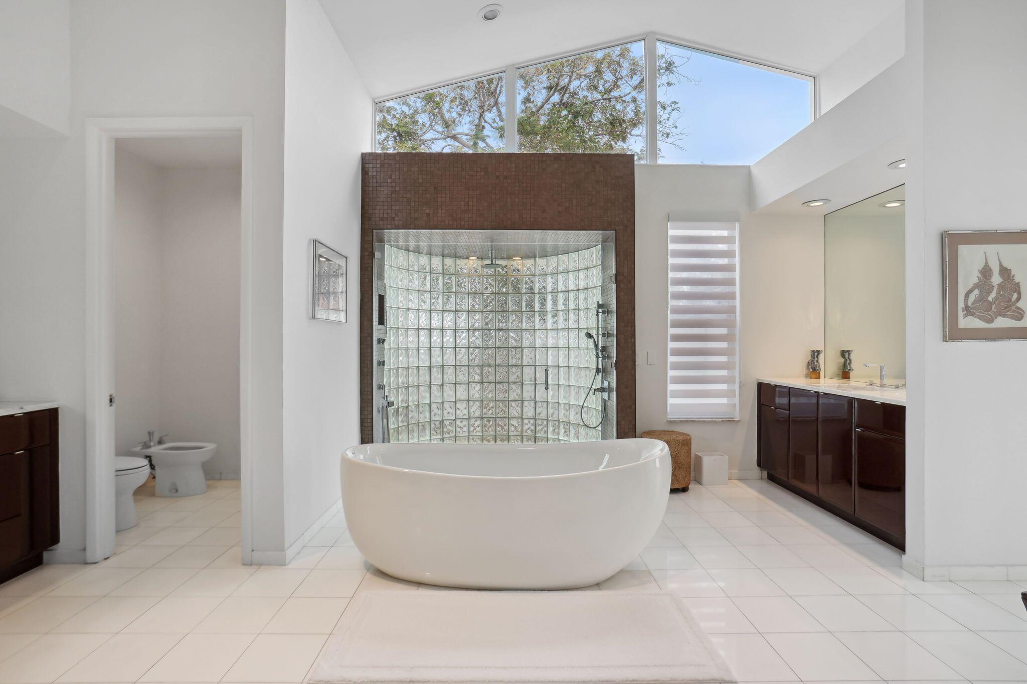 WOODFIELD HUNT CLUB - Residential