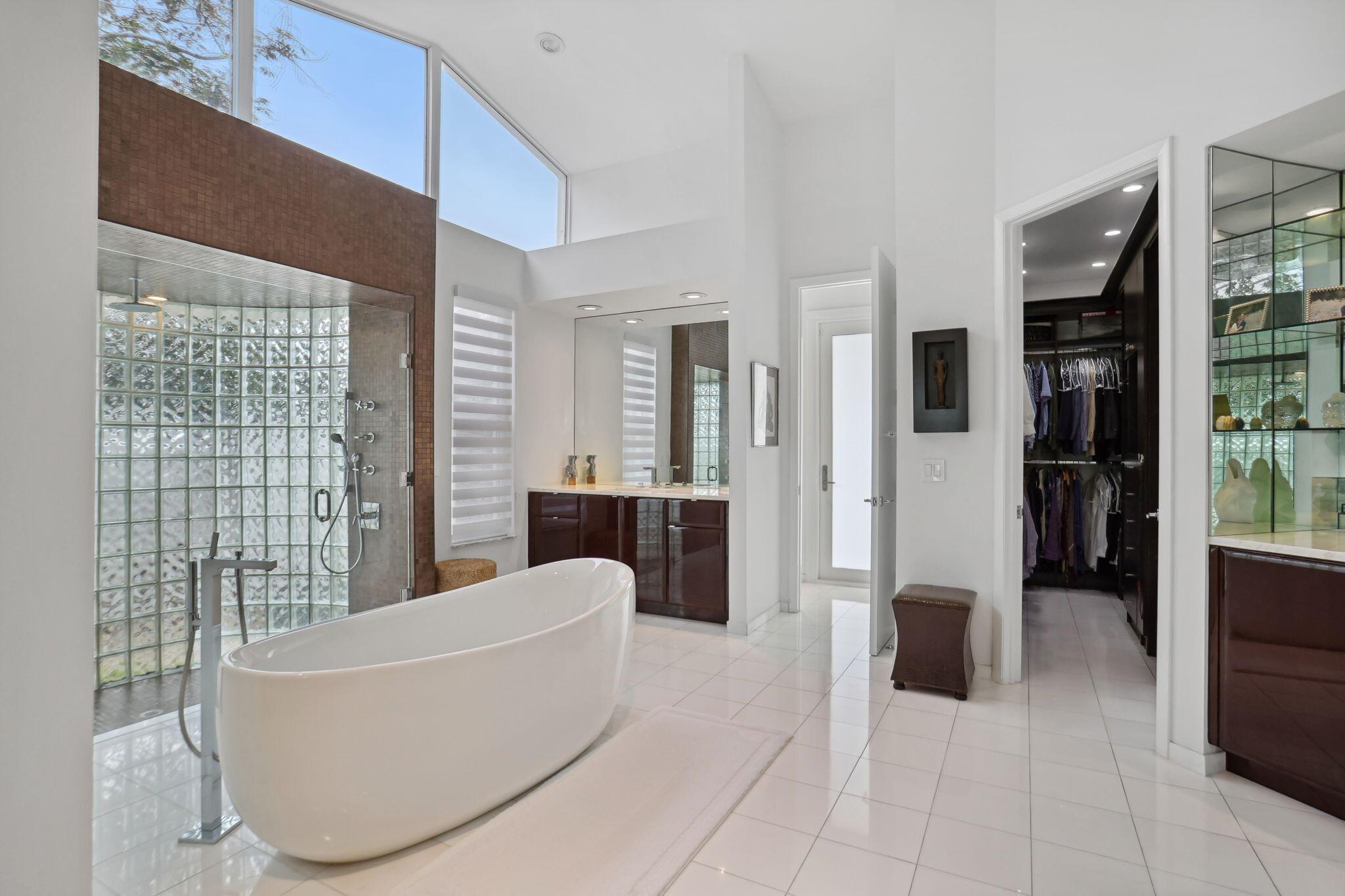 WOODFIELD HUNT CLUB - Residential