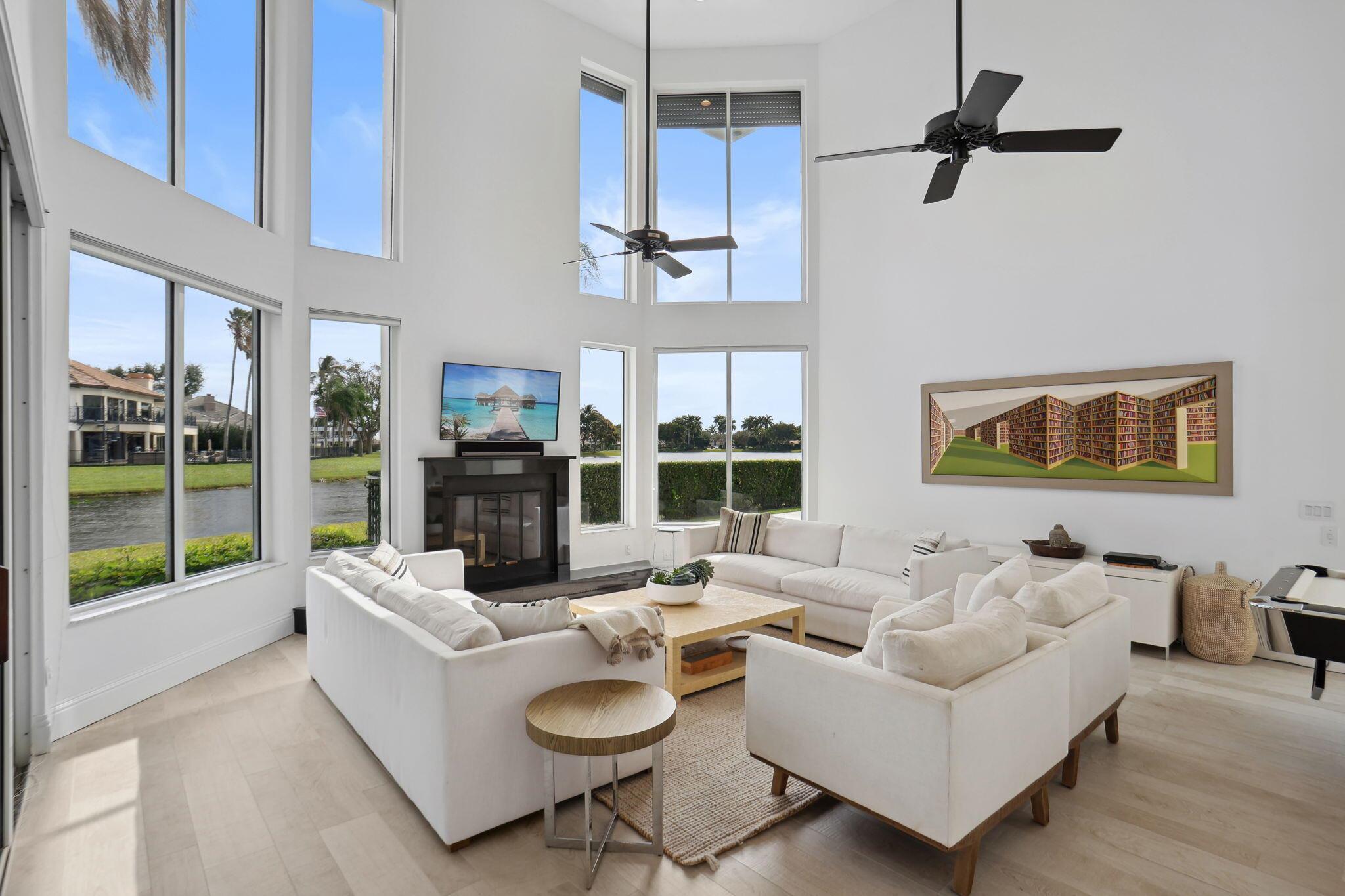 WOODFIELD HUNT CLUB - Residential