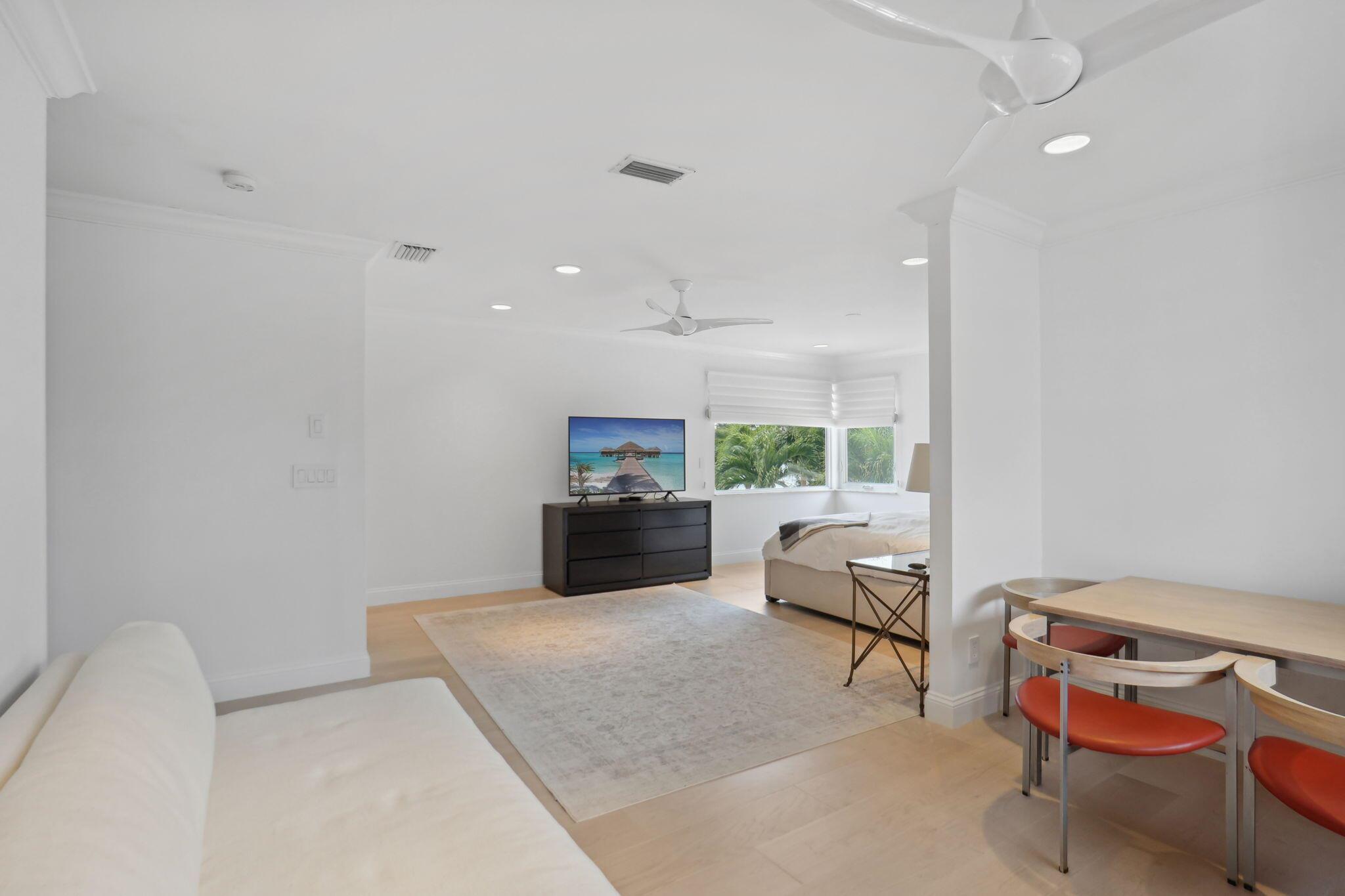 WOODFIELD HUNT CLUB - Residential