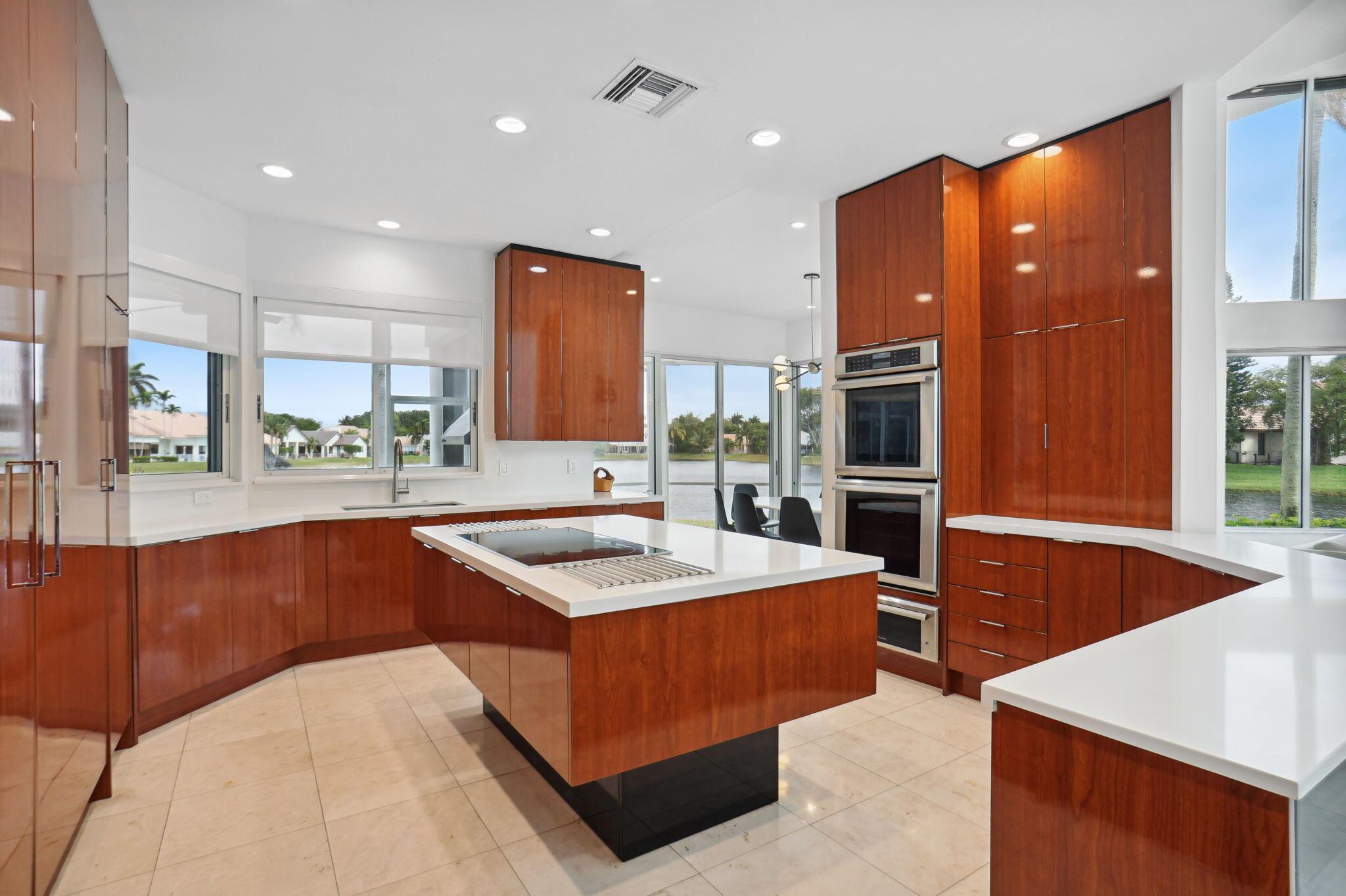 WOODFIELD HUNT CLUB - Residential