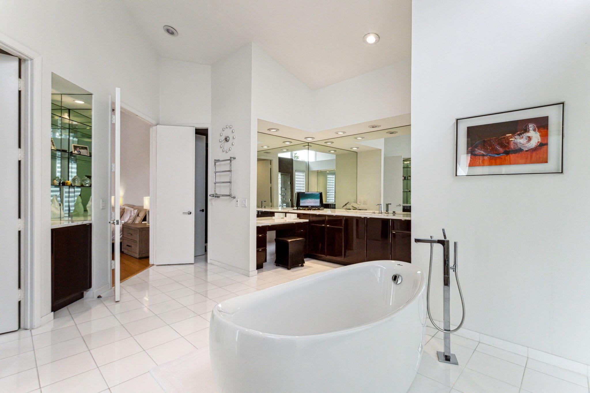 WOODFIELD HUNT CLUB - Residential