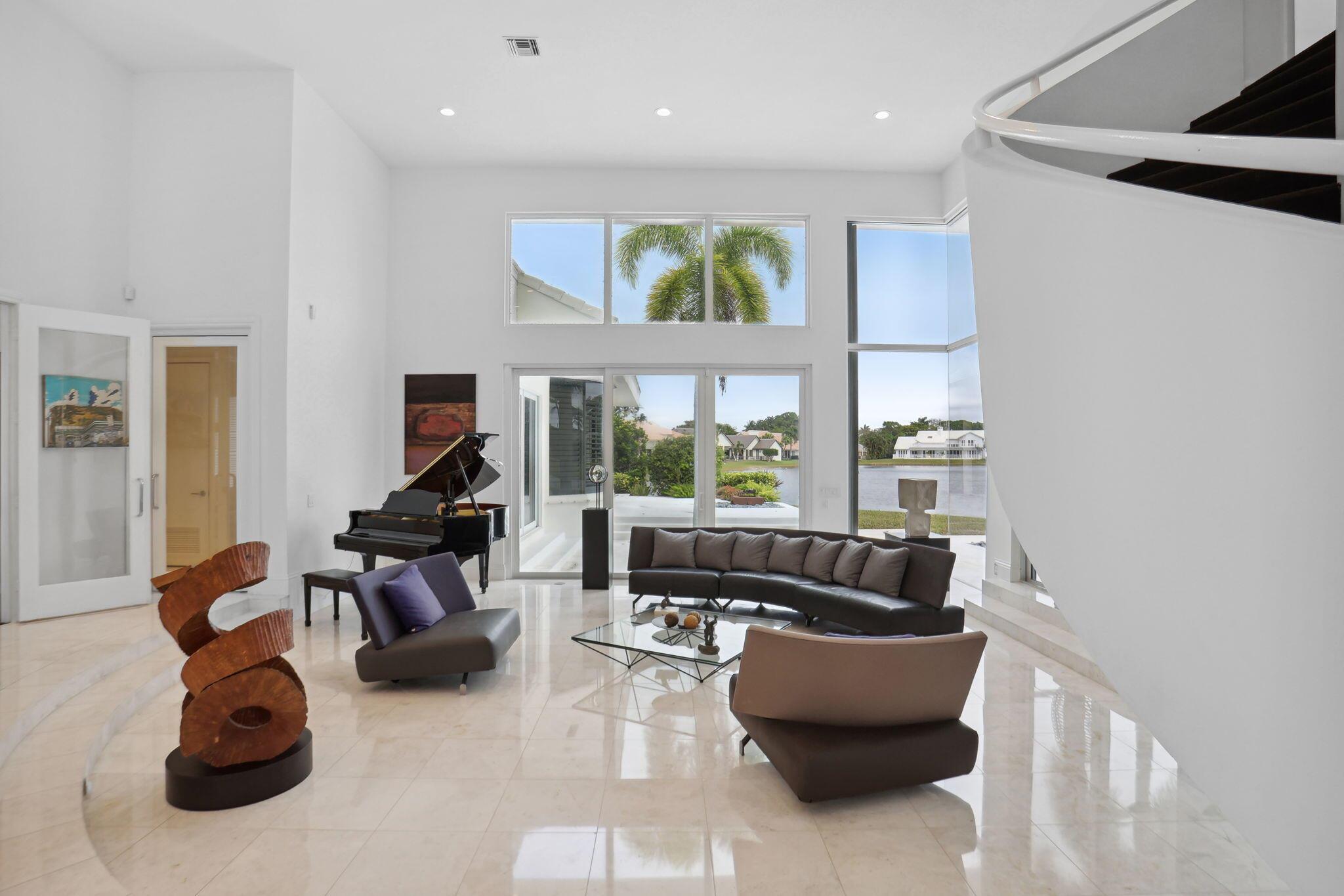 WOODFIELD HUNT CLUB - Residential