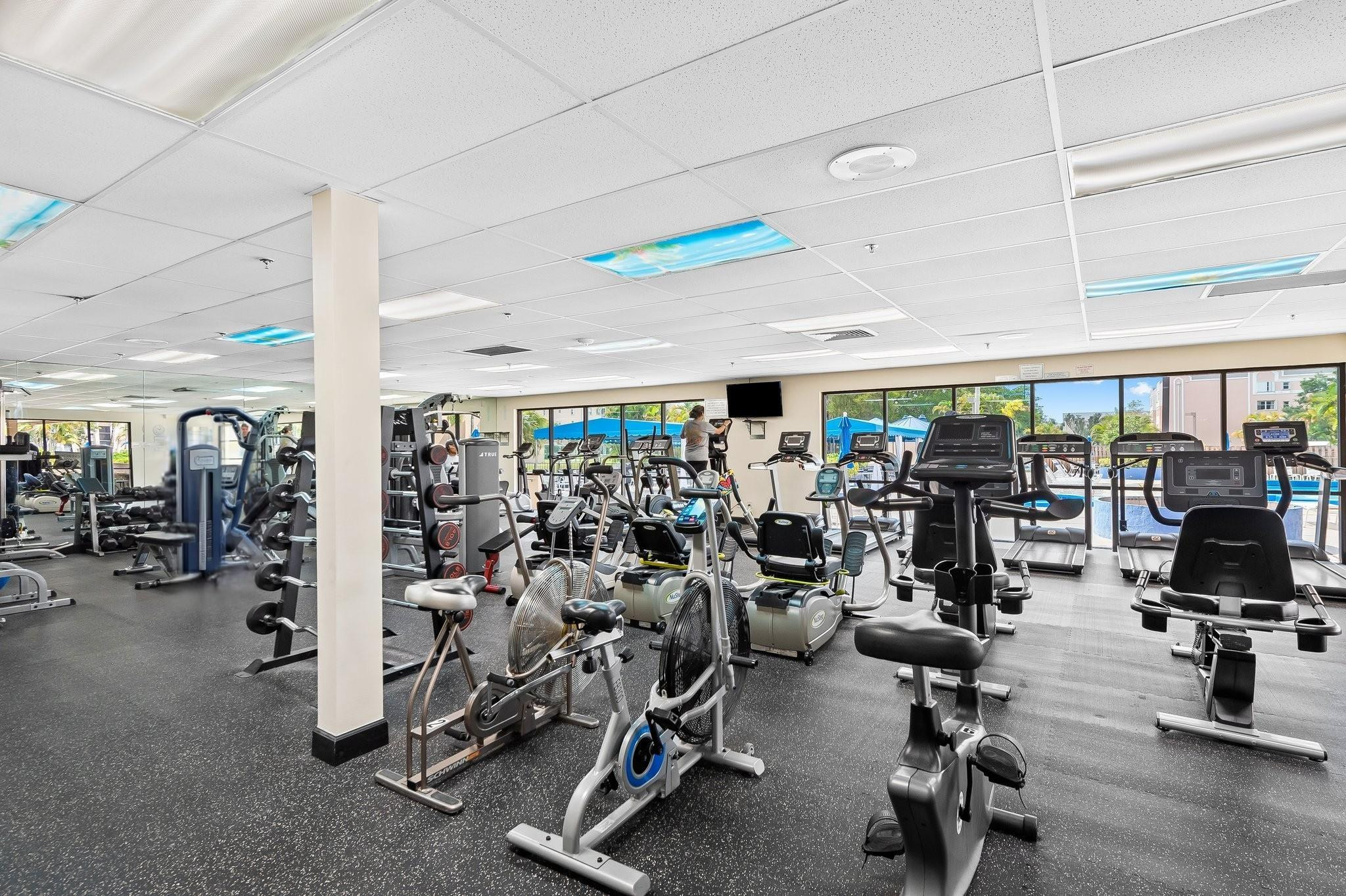 SUNRISE LAKES - Residential