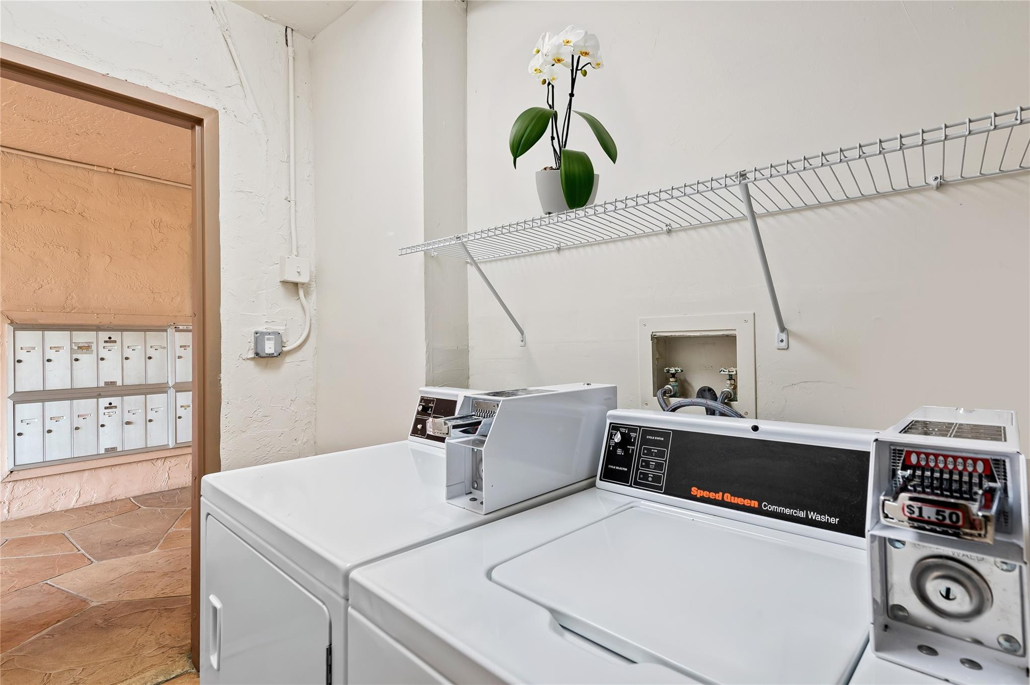 SUNRISE LAKES - Residential