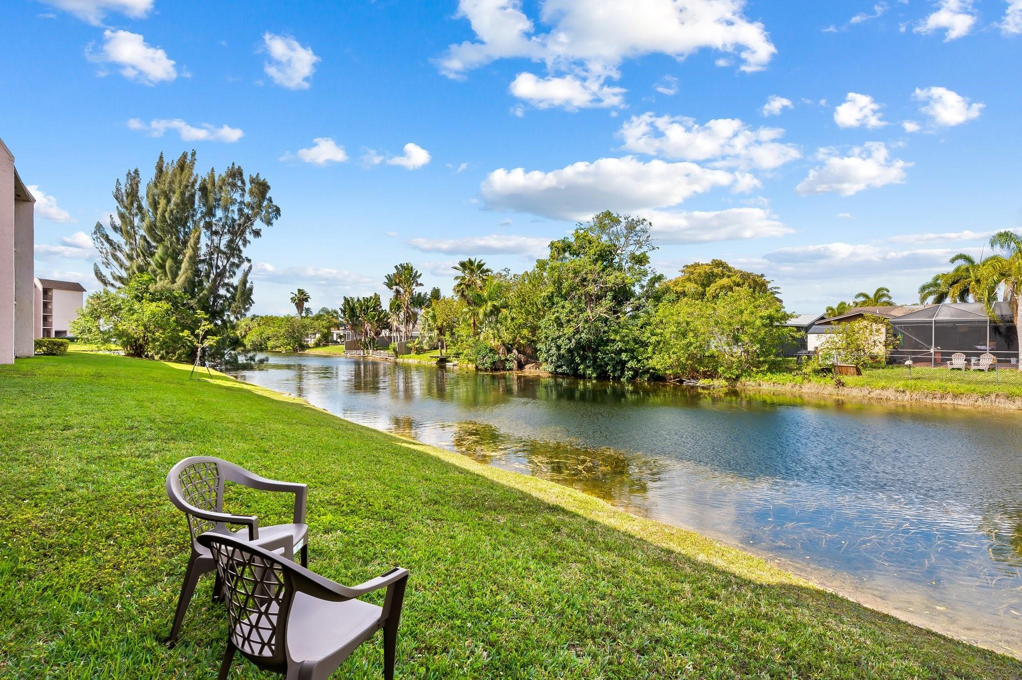 SUNRISE LAKES - Residential