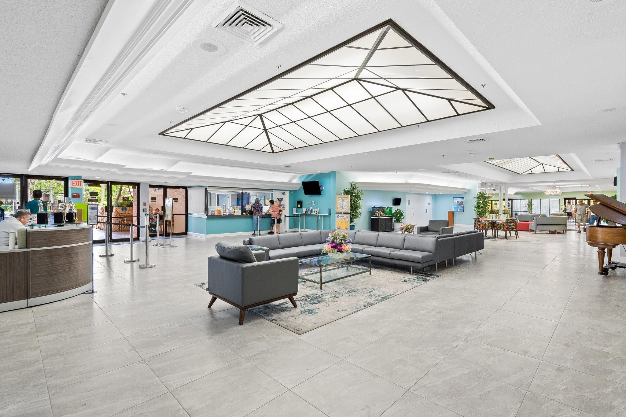 SUNRISE LAKES - Residential