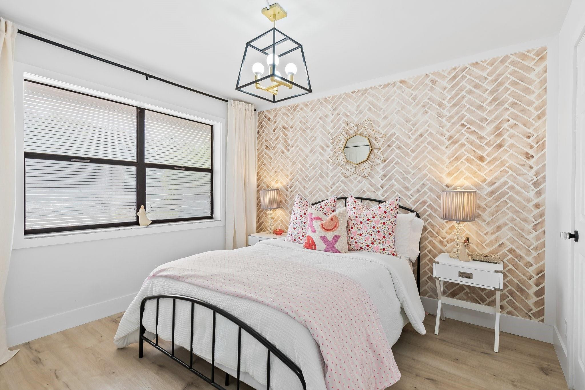 SUNRISE LAKES - Residential