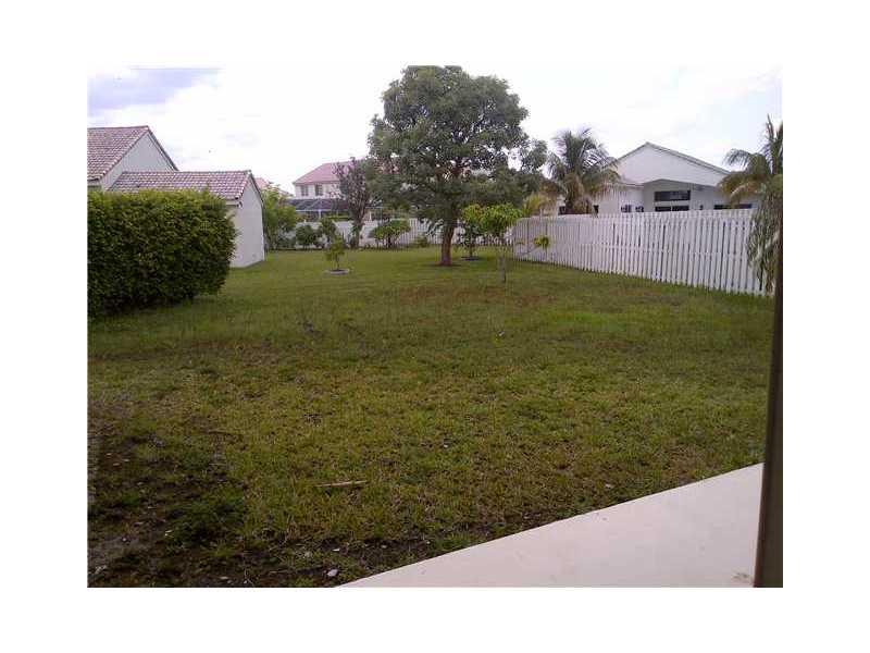 SAVANNAH FALLS - Residential Lease