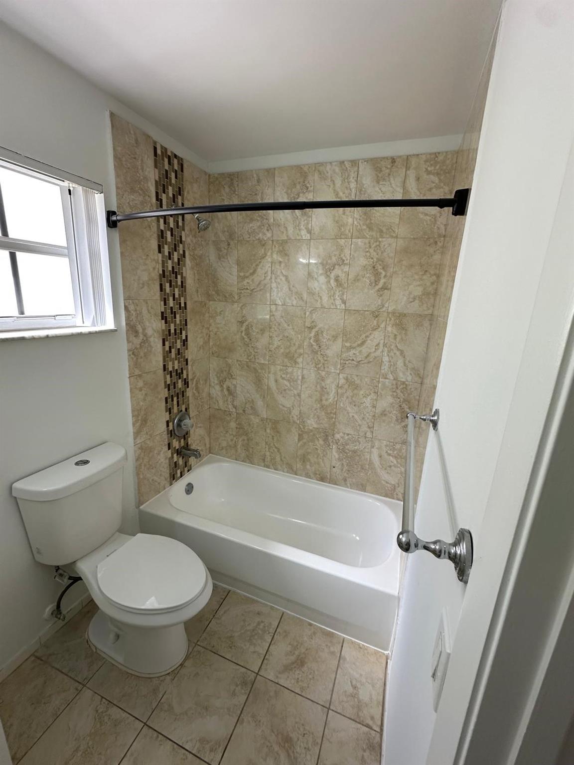 SAVANNAH FALLS - Residential Lease