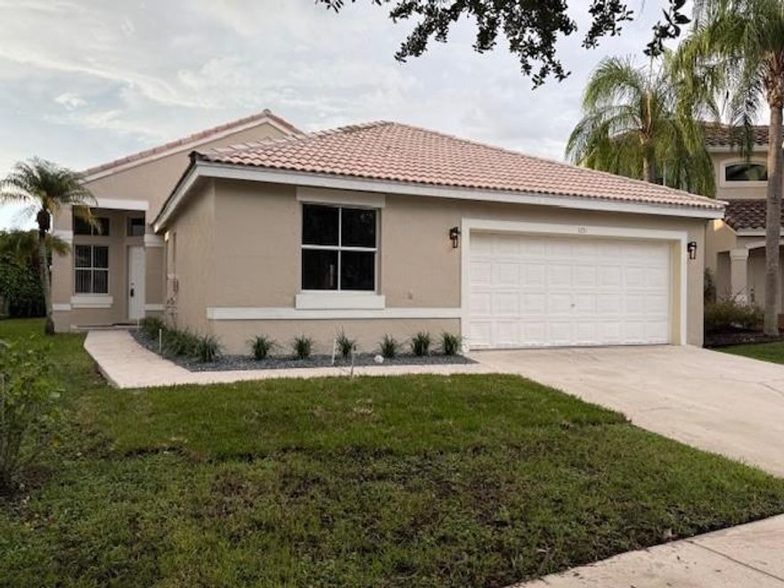 ... BEAUTIFUL HOUSE IN ONE OF THE BEST COMMUNITIES IN WESTON, 3/2, TILE IN LIVING AREAS, WOOD FLOORS IN BEDROOMS, KITCHEN WITH WOOD CABINETS, STAINLESS STEEL APPLIANCES AND GRANITE COUNTER TOPS, 1 STORY, EXCELLENT & QUITE COMMUNITY, COMMUNITY POOL, CLOSE TO SHOPPING CENTER, CLOSE TO I-75, A+ SCHOOLS BEST OF FLORIDA, MUST SEE IT..... NEW VANITY AND MIRROW IN MASTER BATH TO BE INSTALLED IN A FEW DAYS