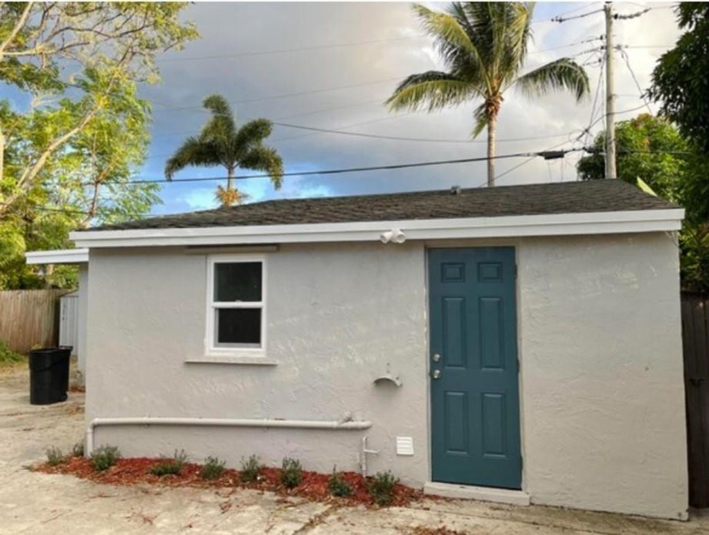 Photo of 516 Nathan Hale Road, West Palm Beach, FL 33405 (MLS # F10463109)