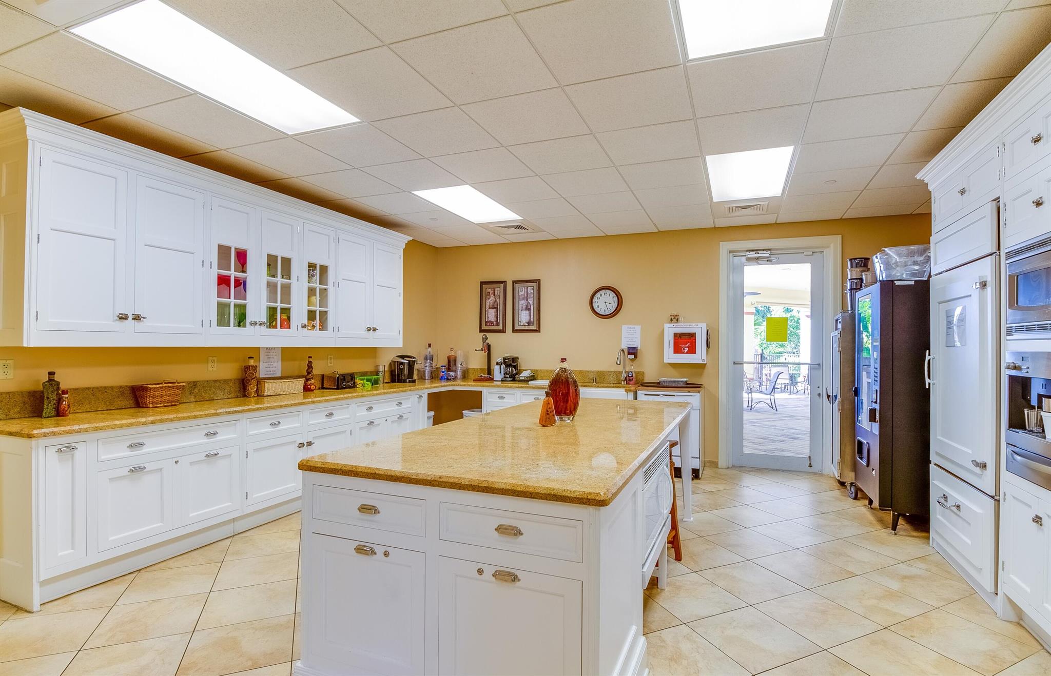CASTLE PINES CONDOMINIUM - Residential Lease