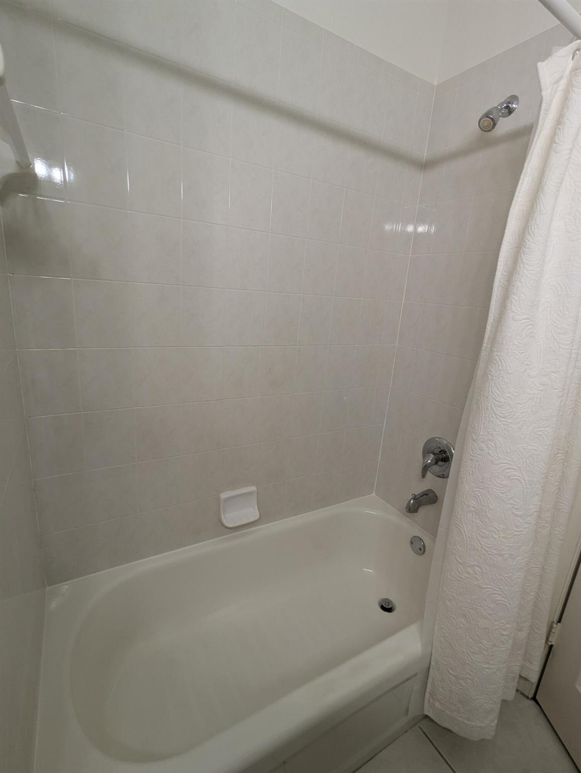 CASTLE PINES CONDOMINIUM - Residential Lease