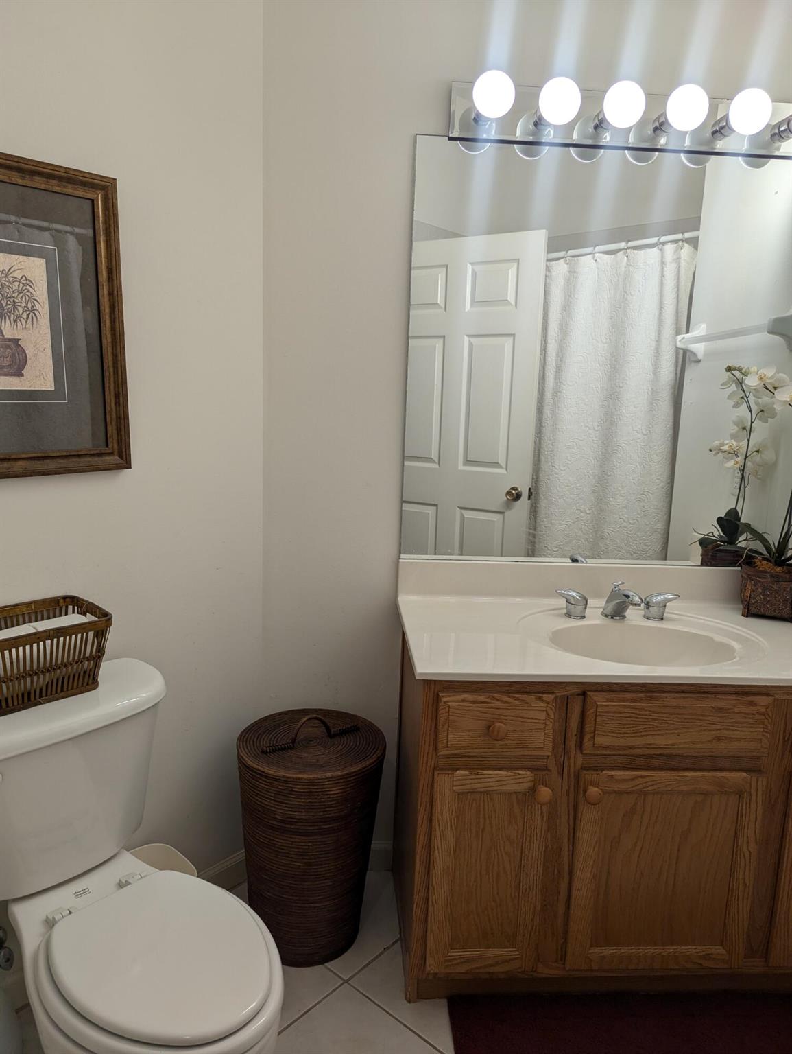 CASTLE PINES CONDOMINIUM - Residential Lease