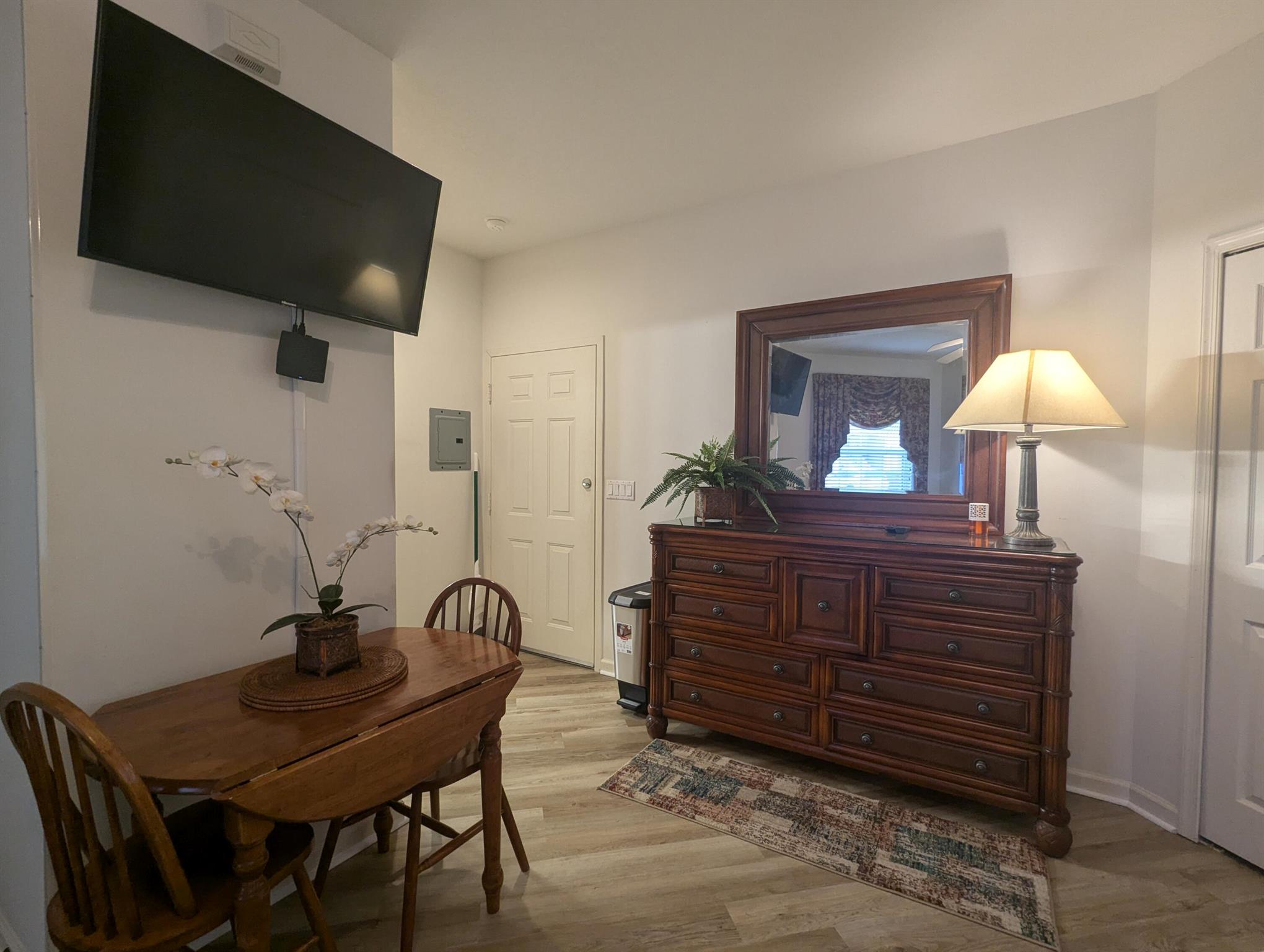 CASTLE PINES CONDOMINIUM - Residential Lease