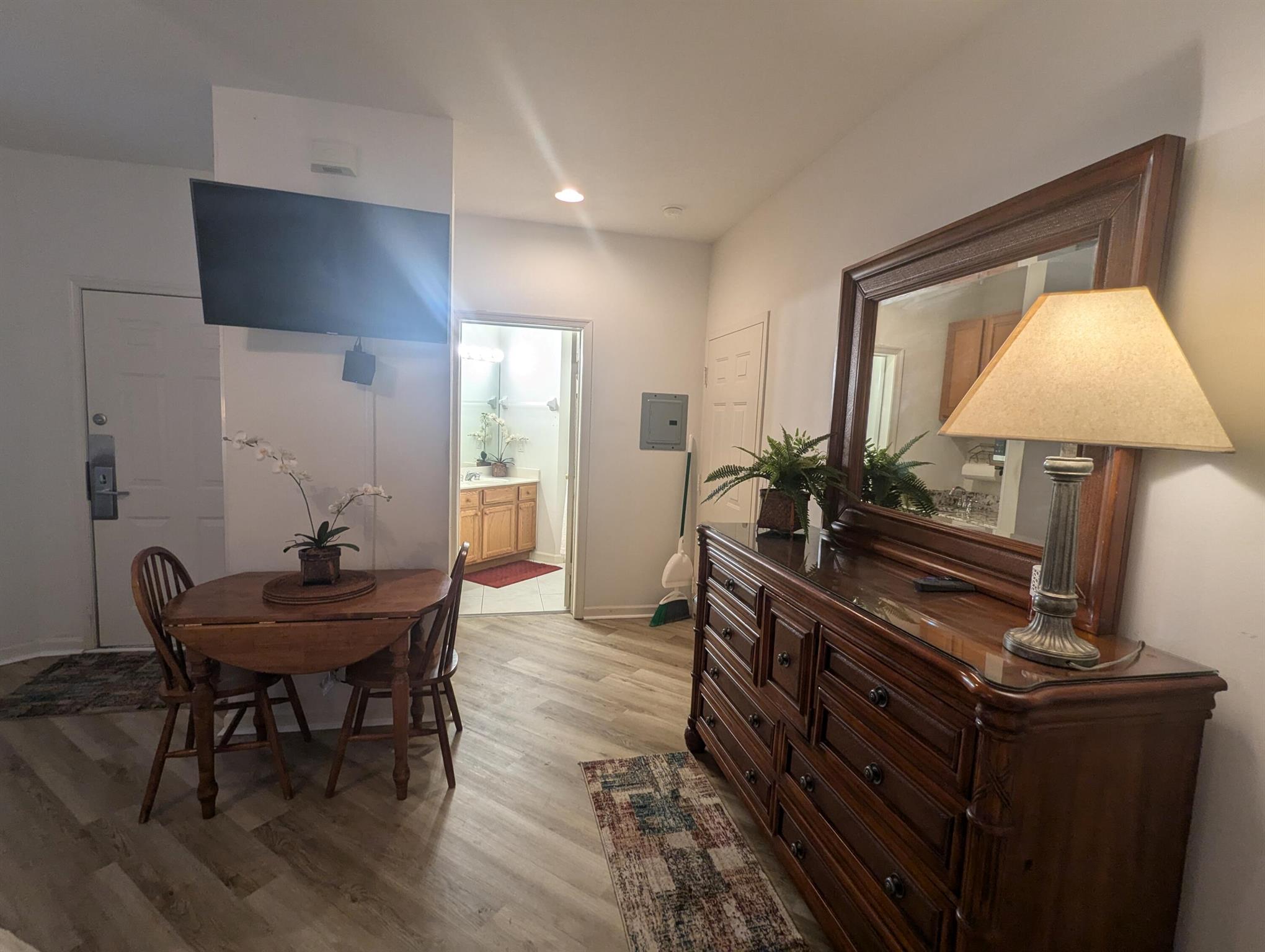 CASTLE PINES CONDOMINIUM - Residential Lease
