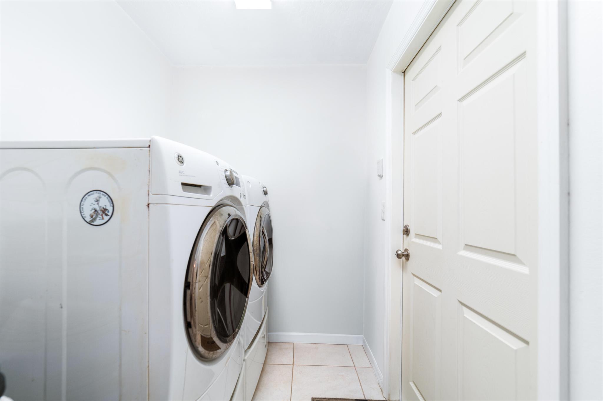 VERO LAKE ESTATES UNIT L - Residential