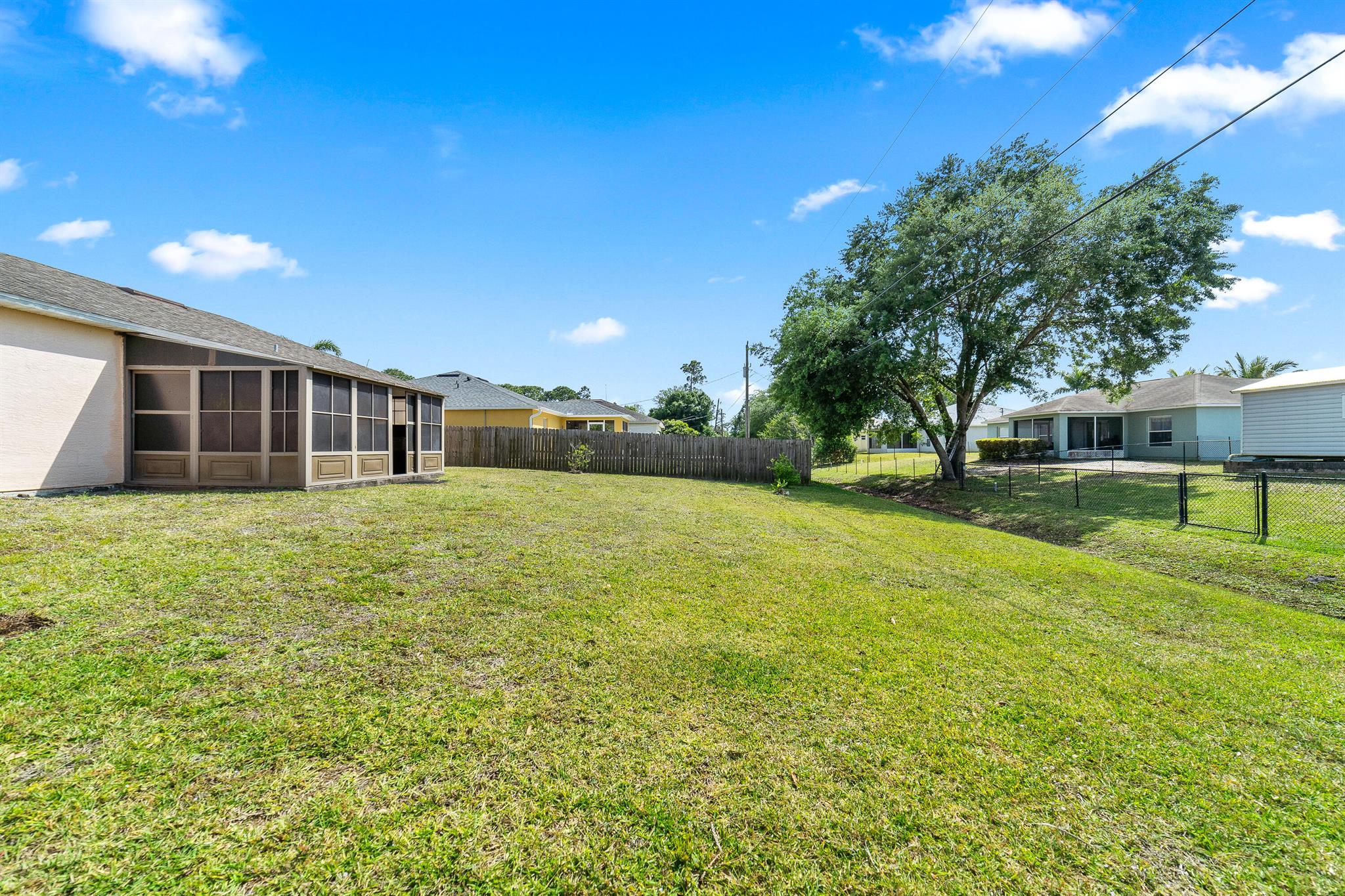 VERO LAKE ESTATES UNIT L - Residential