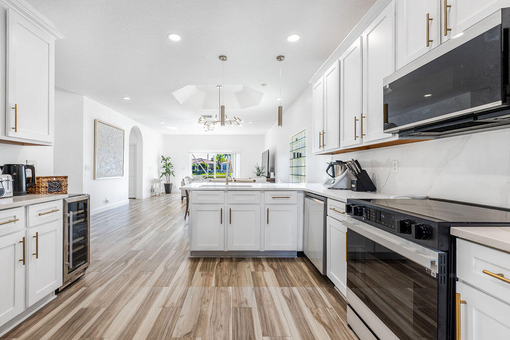 ANDROS ISLE PAR D-1 - Residential Lease