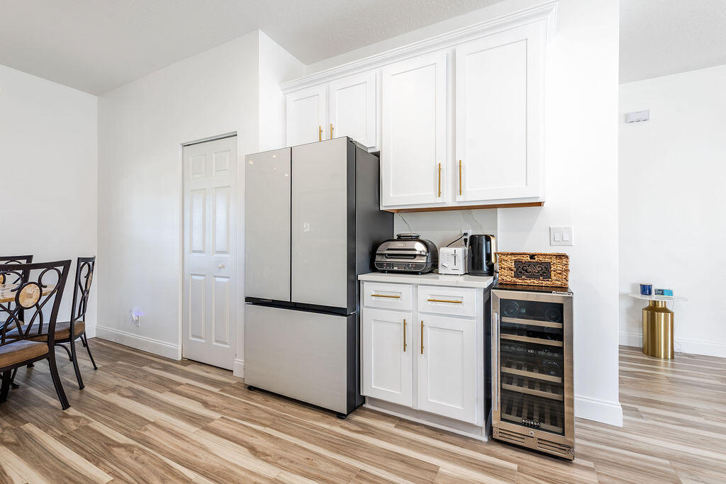 ANDROS ISLE PAR D-1 - Residential Lease