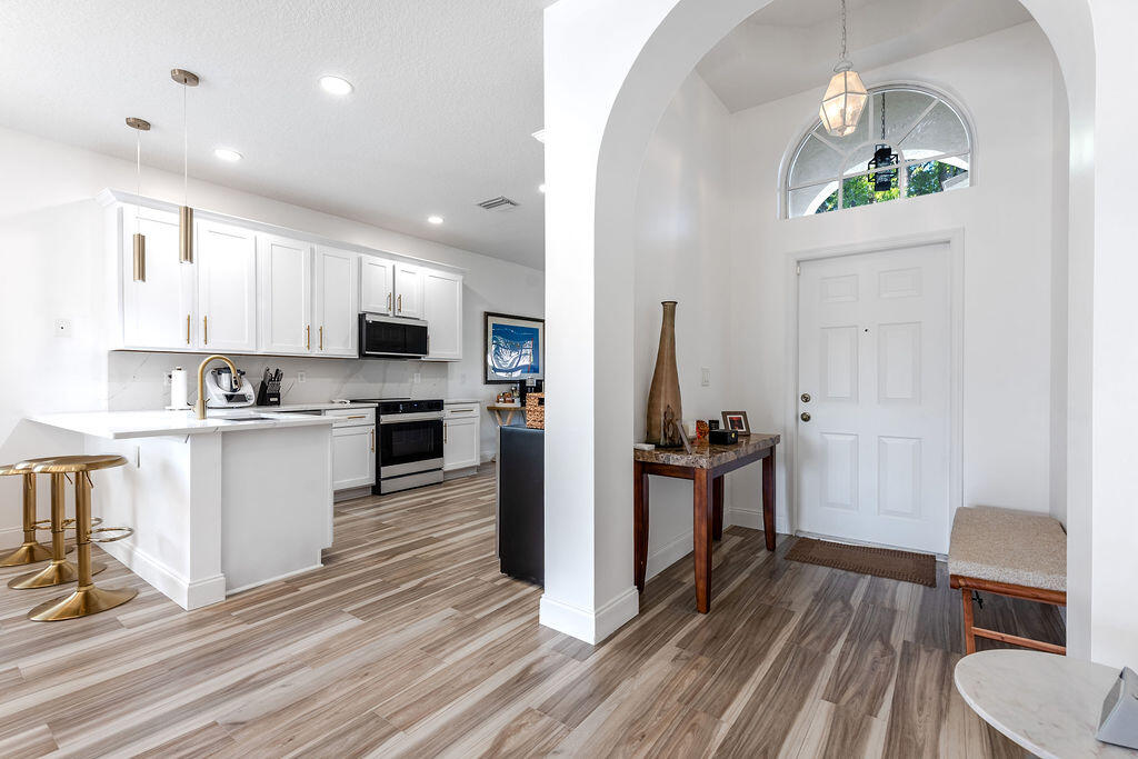 ANDROS ISLE PAR D-1 - Residential Lease