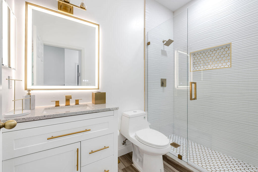 ANDROS ISLE PAR D-1 - Residential Lease