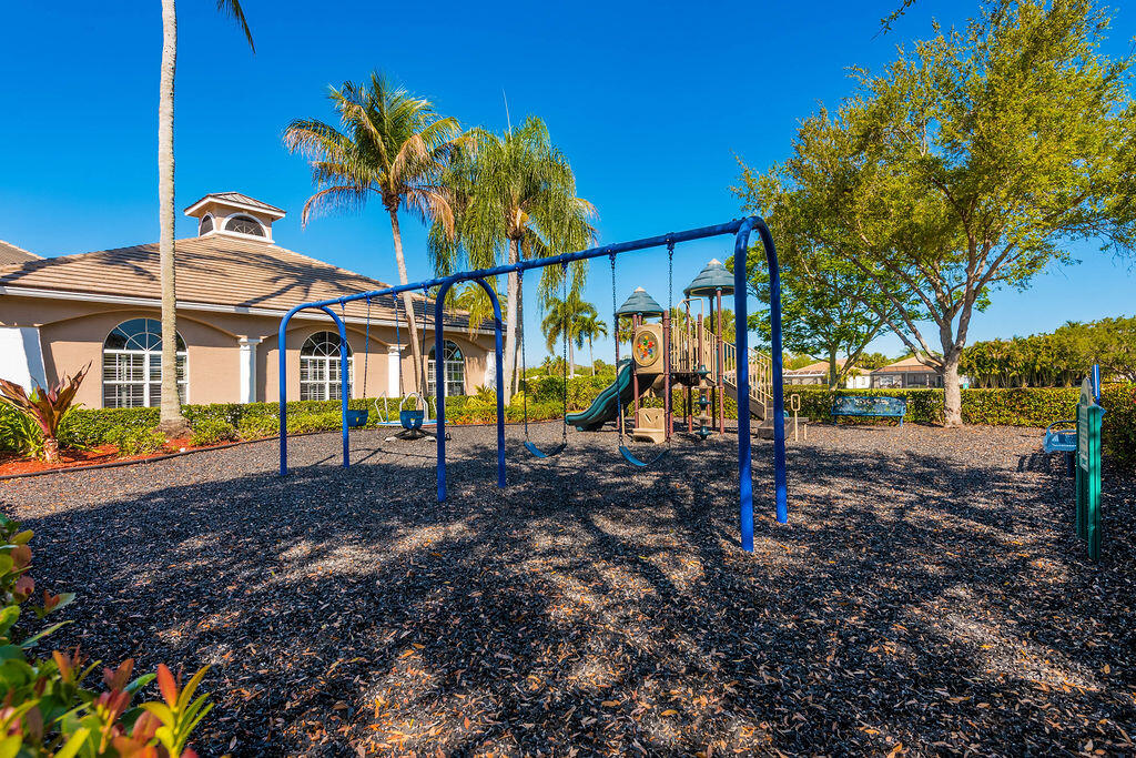 ANDROS ISLE PAR D-1 - Residential Lease