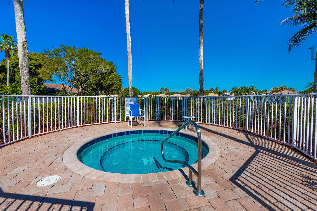 ANDROS ISLE PAR D-1 - Residential Lease