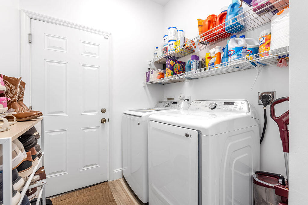 ANDROS ISLE PAR D-1 - Residential Lease