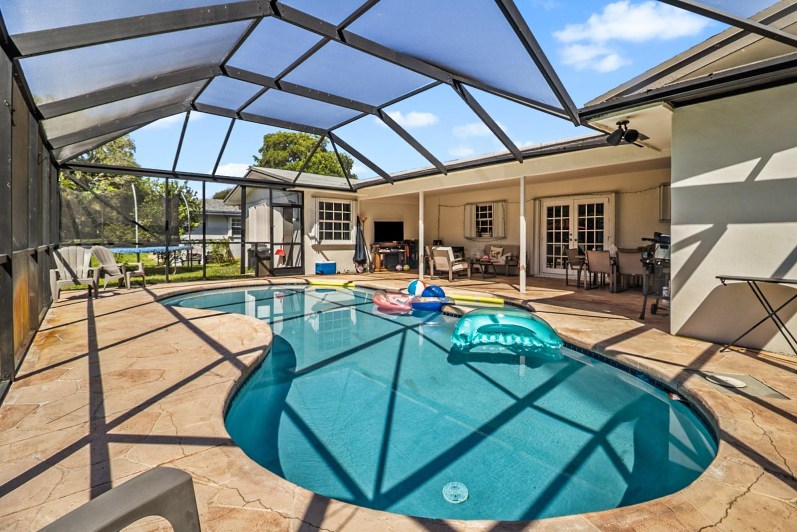 MIRROR LAKE ESTATES - Residential