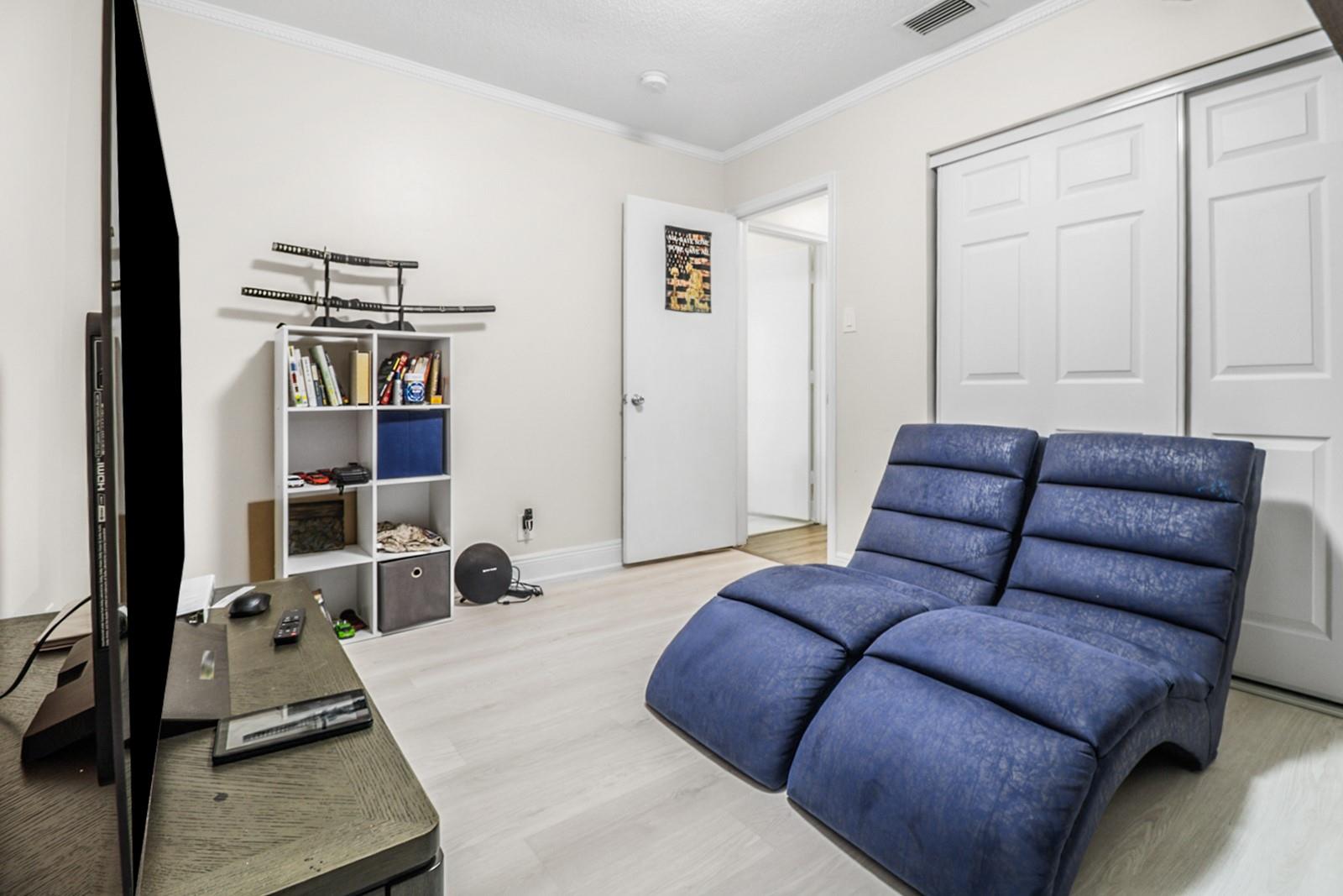 MIRROR LAKE ESTATES - Residential