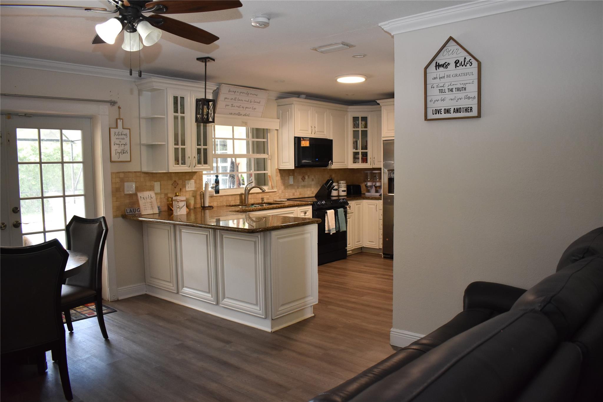 MIRROR LAKE ESTATES - Residential